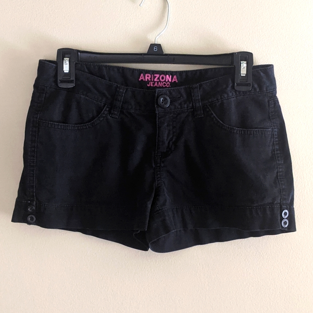 Arizona Black Low Rise Shorts Size 3